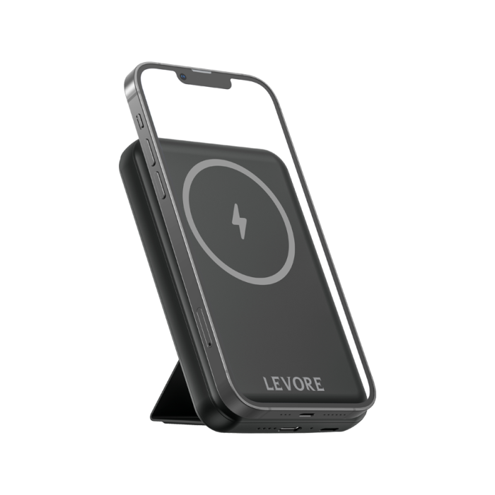 ليفوري - شاحن متنقل مغناطيسي ماج سيف بسعة 5000 ملي امبير للآيفون وبمنفذ بي دي 20 واط - أسود